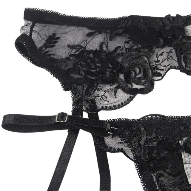 Lenjerie sexy 3 piese SUBBLIME. set cu sutien. chilot tanga și portjartier. design cu plasă și trandafiri. culoare negru. mărime S/M (R81122)